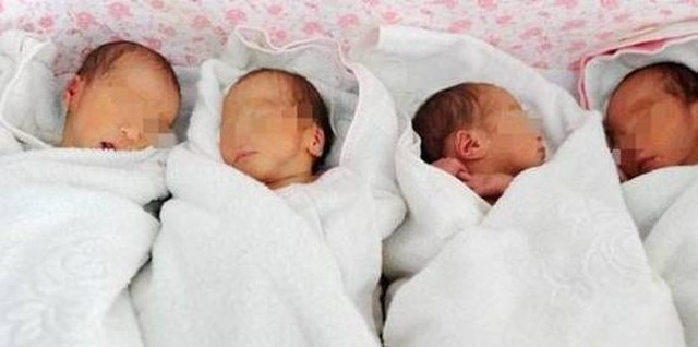Bố mẹ họ Viên, 4 em bé chào đời cùng lúc được đặt tên ý nghĩa khiến bác sĩ cảm thán