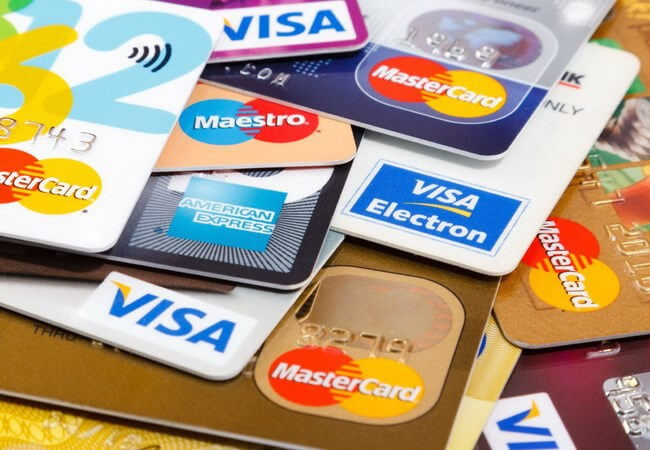 Khách hàng nên yêu cầu khóa thẻ càng sớm càng tốt nếu không sử dụng để tránh việc đóng phí dịch vụ phát sinh