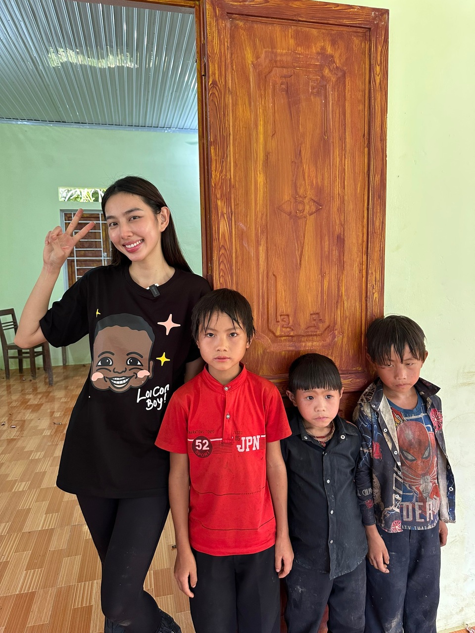 Thùy Tiên hội ngộ Quang Linh trong dự án xây trường cho trẻ em vùng cao - ảnh 9