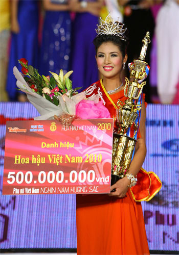 Hoa hậu Ngọc Hân gọi vương miện là “vòng kim cô” trong bài đăng kỷ niệm 13 năm đăng quang ngôi vị Hoa hậu Việt Nam