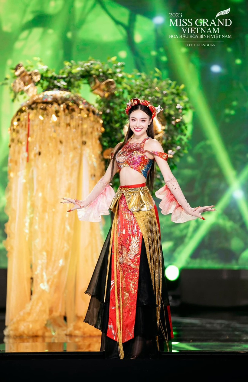 Thùy Vi có phần hóa thân cô Tấm ấn tượng trong đêm diễn trang phục dân tộc của Miss Grand Vietnam 2023
