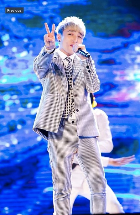 Sơn Tùng M-TP từng biểu diễn trên sân khấu của chương trình Vietnam Idol năm 2012 và 2014.