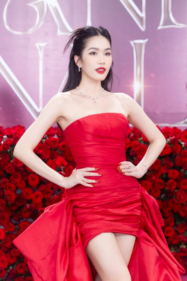 Phạm Thoại hóa Lọ Lem giật spotlight dàn hậu quốc tế tại thảm đỏ chung kết Miss Grand International 2023 - ảnh 9
