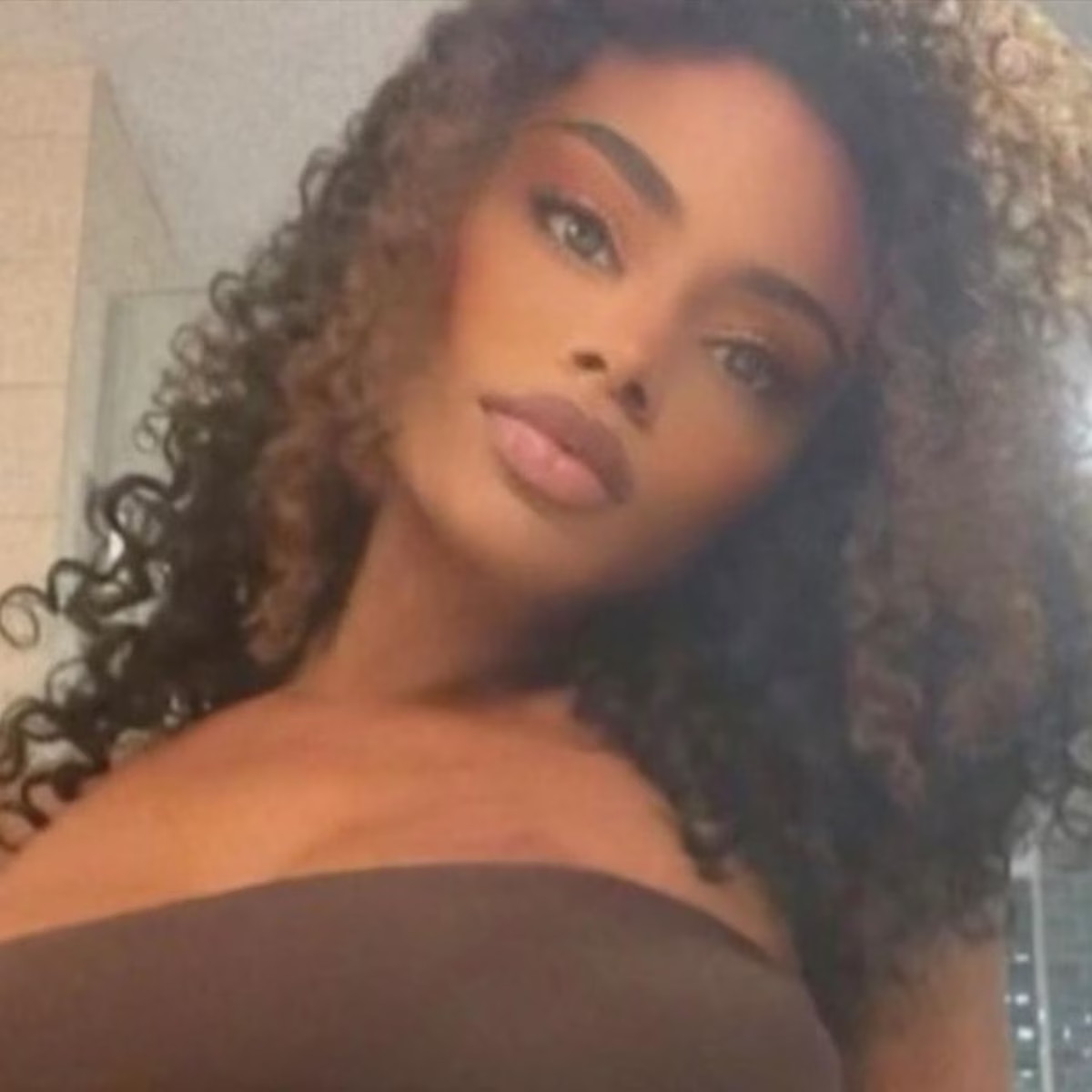Người mẫu 31 tuổi Maleesa Mooney qua đời trong tủ lạnh khiến nhiều người bàng hoàng