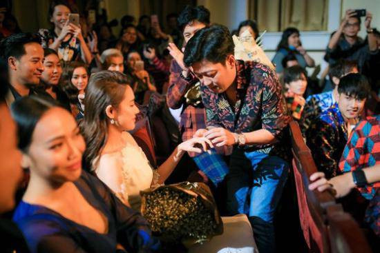 nha-phuong-hiem-hoi-nhac-ve-man-cau-hon-chiem-song-truyen-hinh-cua-truong-giang (3)