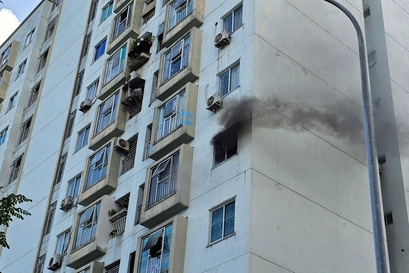 Hỏa hoạn tại căn hộ chung cư 12 tầng khiến hàng trăm người hốt hoảng