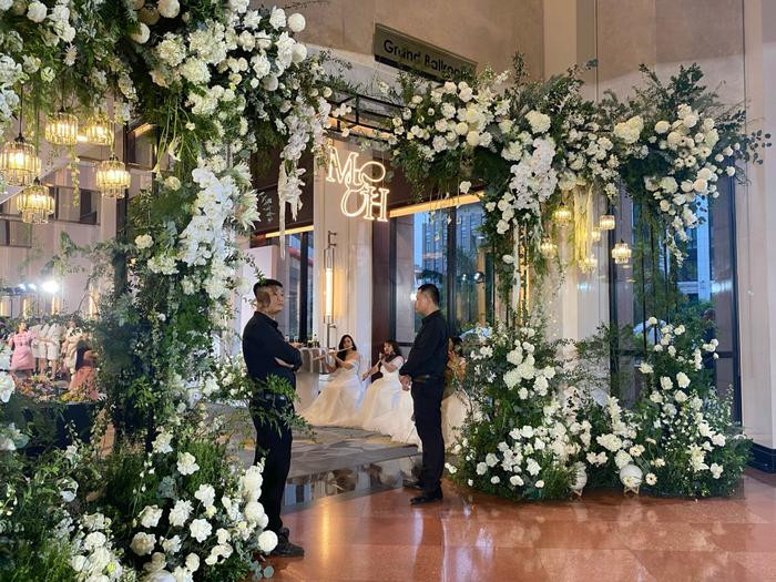 Dàn khách mời đổ bộ đám cưới Đoàn Văn Hậu – Doãn Hải My, HLV Park Hang Seo đến chúc mừng trò cưng - ảnh 7