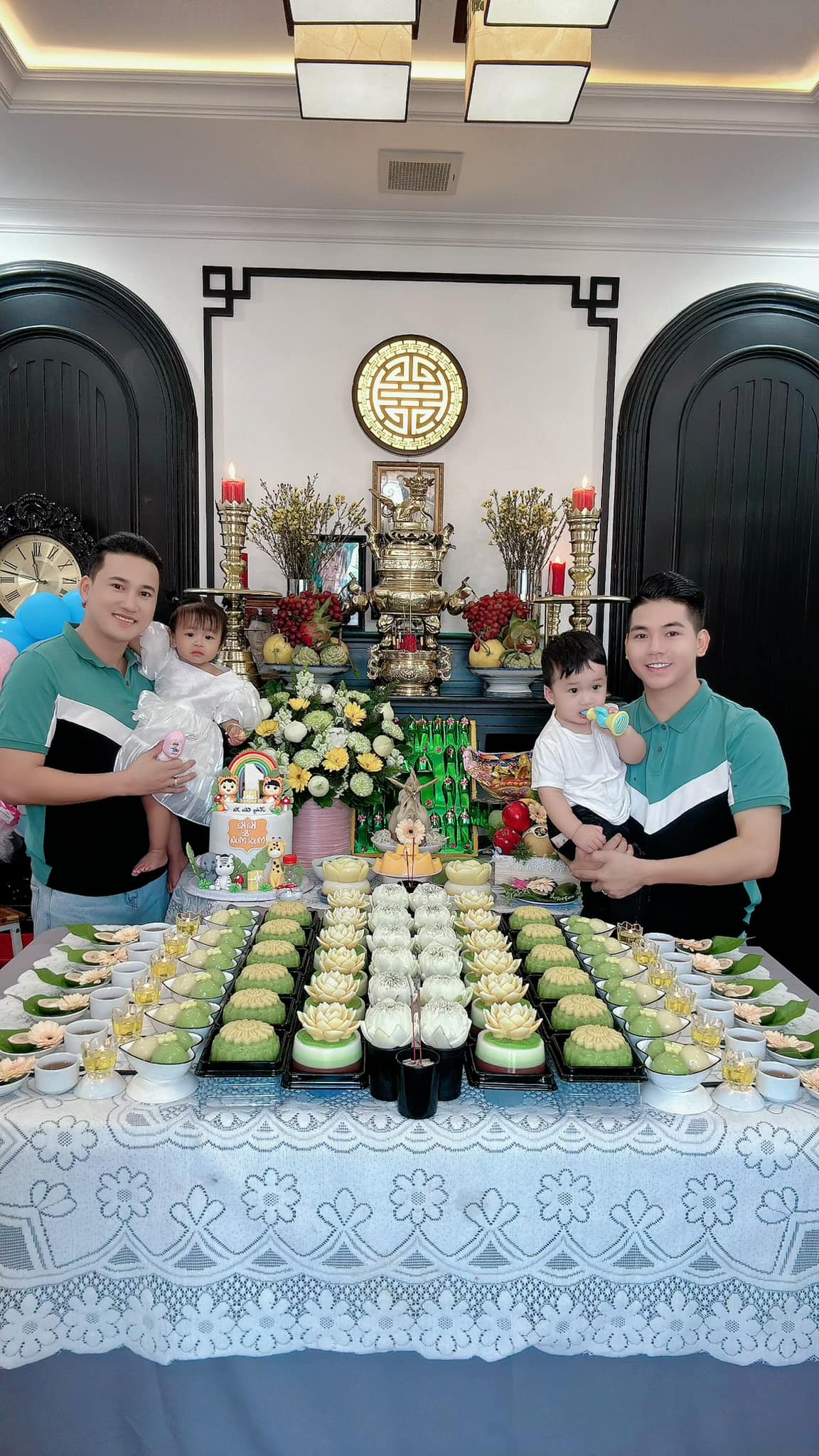 Hà Trí Quang - Thanh Đoàn tổ chức thôi nôi nhân dịp cặp song sinh tròn 1 tuổi