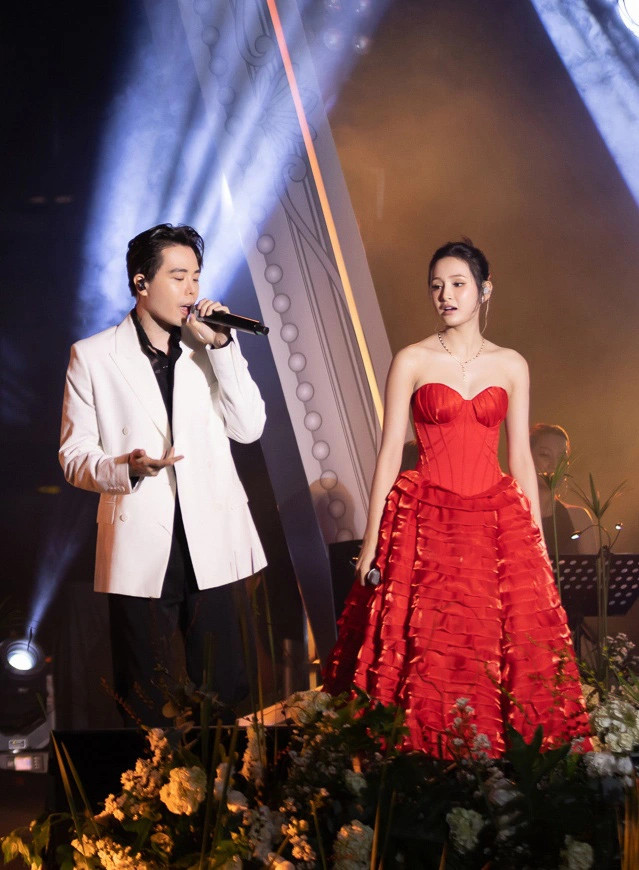 Xuất hiện thân thiết bên cạnh Hiền Hồ, nam nghệ sĩ bị khán giả chỉ trích, netizen đòi “thoát fan” - ảnh 5