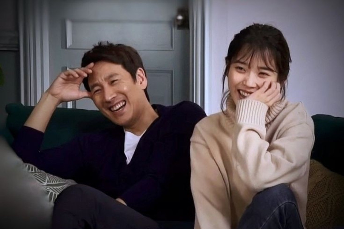 IU và Lee Sun Kyun từng đóng phim chung, nhiều lần dành lời tốt đẹp cho nhau.