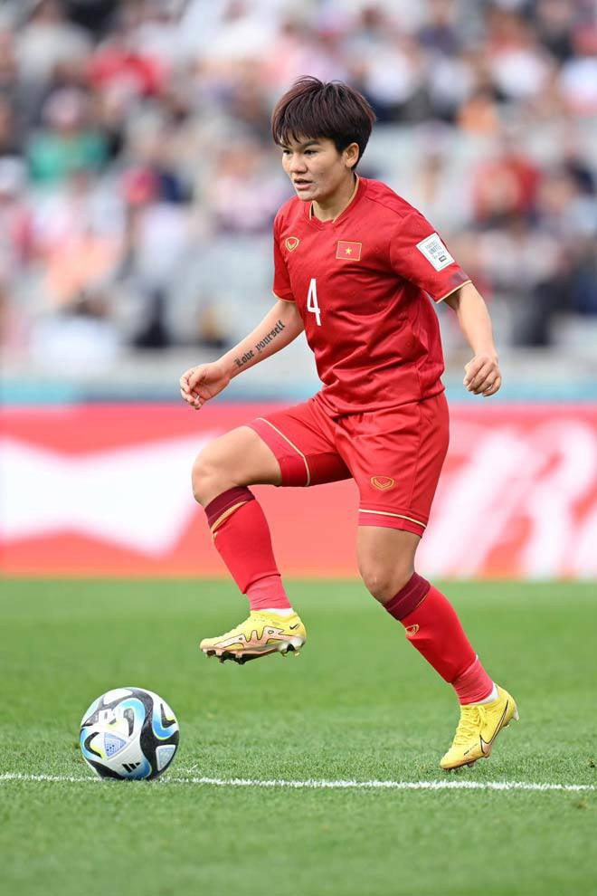 Trần Thu được biết đến là hậu vệ xuất sắc của tuyển nữ Việt Nam