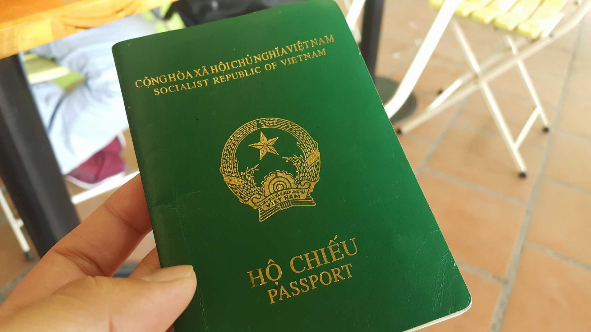 Hộ chiếu Việt Nam phải còn hạn sử dụng từ đủ 6 tháng trở lên mới đủ điều kiện xuất cảnh.