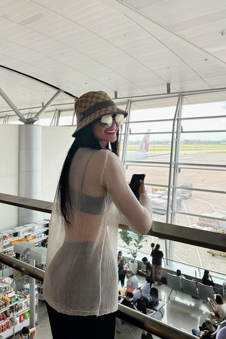 Hoa hậu H'Hen Niê gặp sự cố quên túi xách trên máy bay, khi quay lại lấy bị tiếp viên gọi là “bà hoa hậu” - ảnh 3