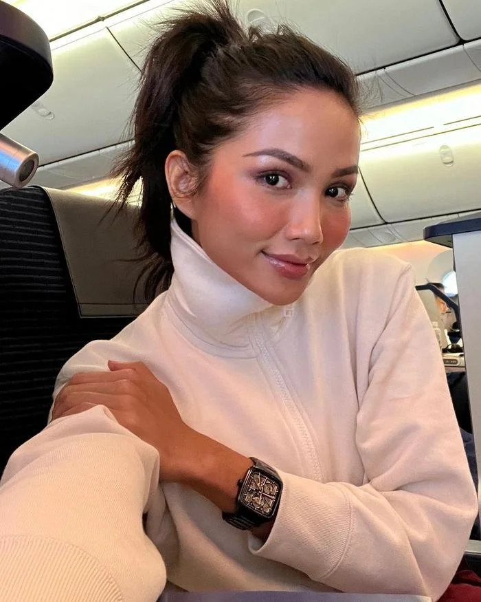 Hoa hậu H'Hen Niê gặp sự cố quên túi xách trên máy bay, khi quay lại lấy bị tiếp viên gọi là “bà hoa hậu” - ảnh 2