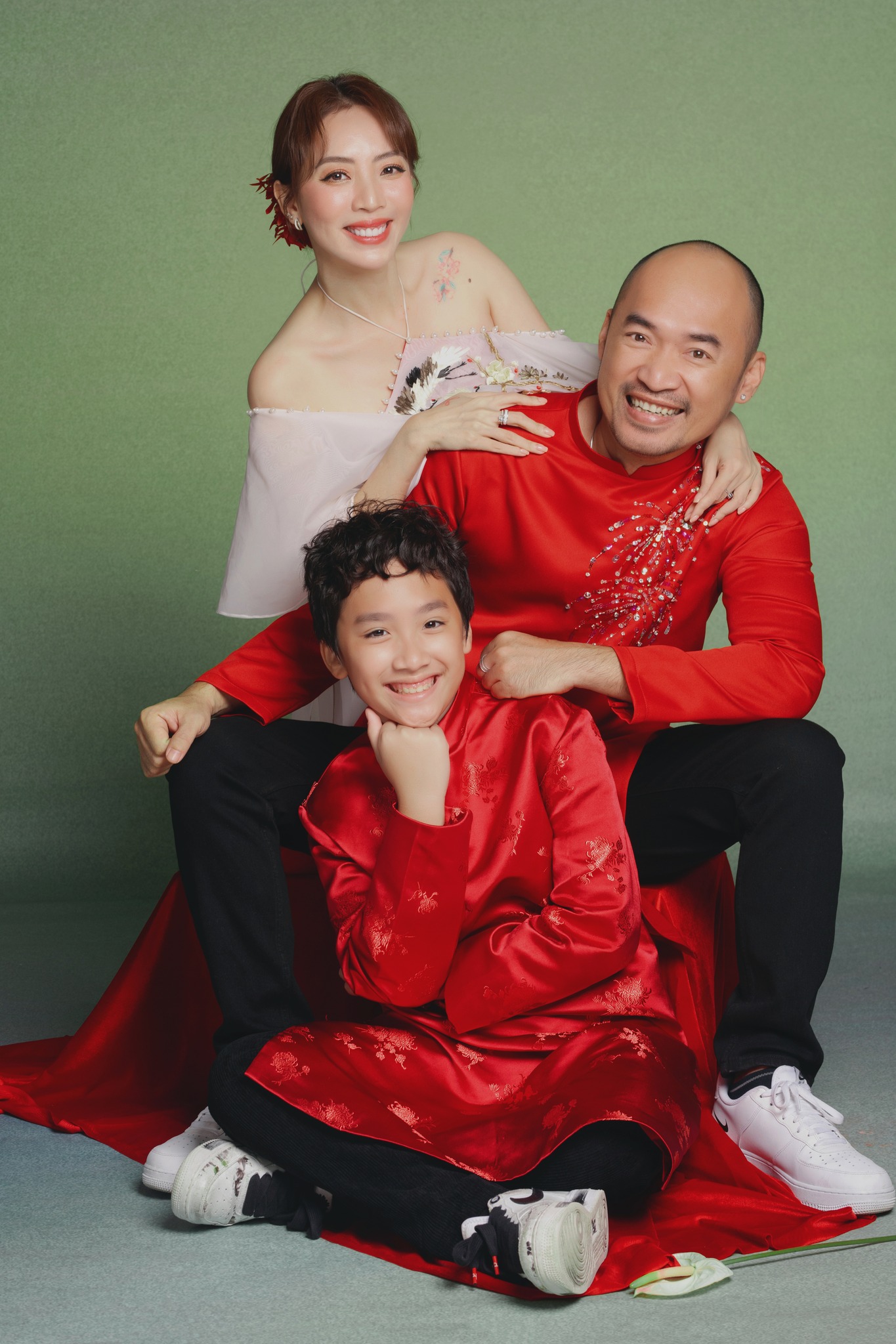 Tiến Luật tiết lộ nam nghệ sĩ showbiz Việt chuẩn bị cưới vợ, khán giả háo hức chờ đám cưới dịp đầu năm mới - ảnh 1