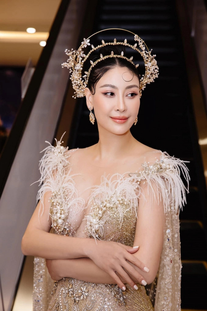 Hoa hậu tuổi Thìn đăng quang khi mới 16 tuổi, nay giàu nhất nhì showbiz Việt ở biệt thự 400 tỷ đồng - ảnh 2
