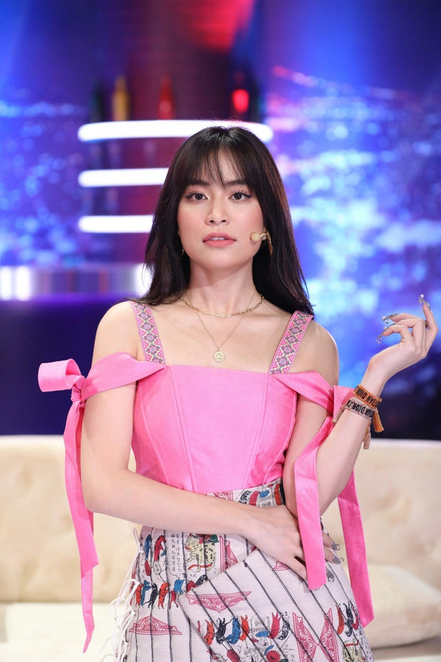 Nữ ca sĩ Việt sở hữu bài hát được BLACKPINK “mê tít”, hội bạn thân toàn sao hạng A đình đám showbiz - ảnh 1