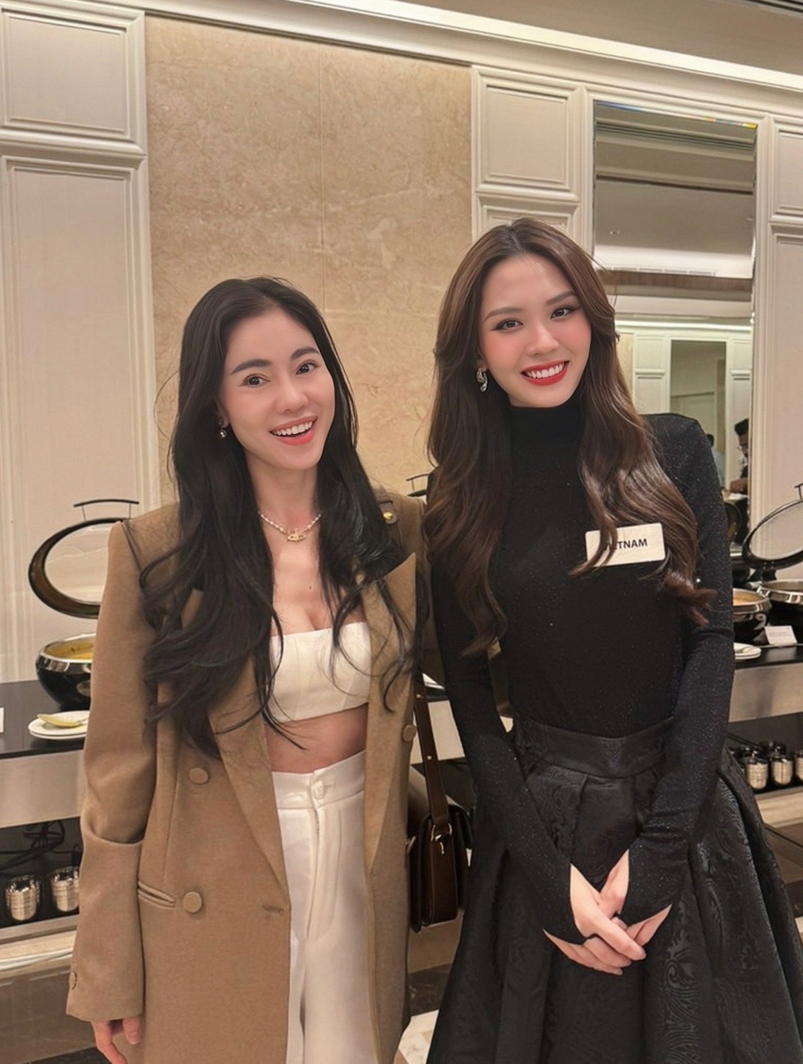 Bà trùm hoa hậu - Phạm Kim Dung và Hoa hậu Mai Phương 'hội ngộ' sau phần thi Top Model