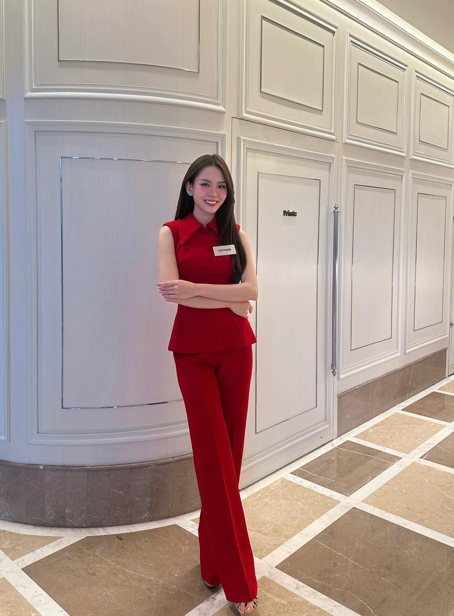 Mai Phương hồ hởi dù trượt liên tục, có hành động “xin vía” người đẹp Cao Bằng tại vòng phỏng vấn kín Miss World - ảnh 4
