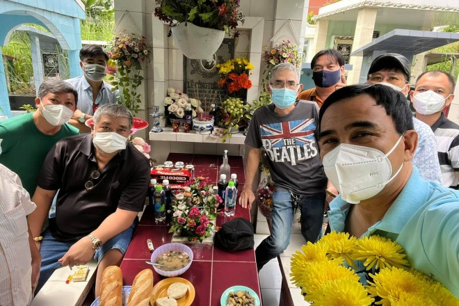 Nam tài tử màn ảnh Việt qua đời ở tuổi 29, đám tang lớn nhất Sài thành, hàng ngàn người khóc đưa tiễn - ảnh 5