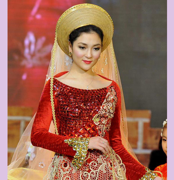 Hoa hậu Việt đi thi quốc tế trễ 7 ngày, mặc toàn đồ cũ vẫn lọt Top 15 Miss World, Mai Phương khó so bì? - ảnh 1