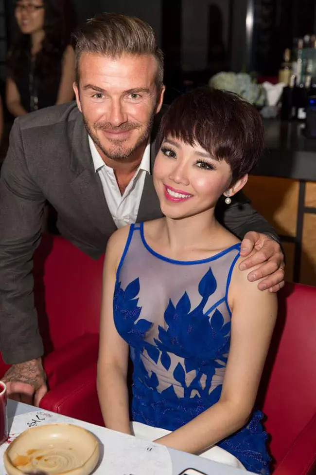 Cô gái Việt vóc người khiêm tốn vẫn khiến David Beckham không rời mắt, chẳng “lép vế” khi đọ sắc cùng Lisa (BLACKPINK) - ảnh 5