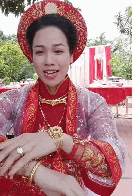 Rộ ảnh Nhật Kim Anh bí mật làm đám cưới lần 2 tuổi U40, đeo vàng nặng trĩu tay? - ảnh 5