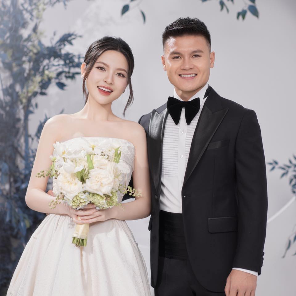 Tiền vệ Nguyễn Quang Hải và Chu Thanh Huyền tổ chức đám cưới chính thức về chung nhà