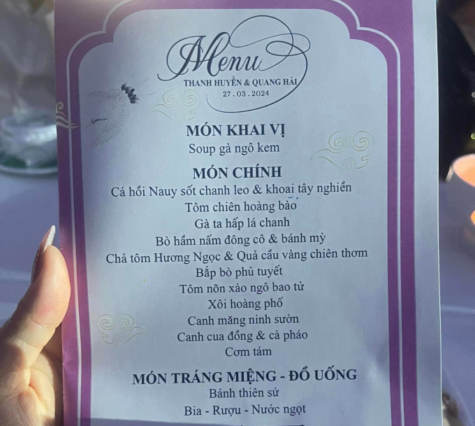 Cận cảnh menu tiệc cưới Chu Thanh Huyền - Quang Hải khiến dân tình choáng váng tận 13 món từ quen tới lạ