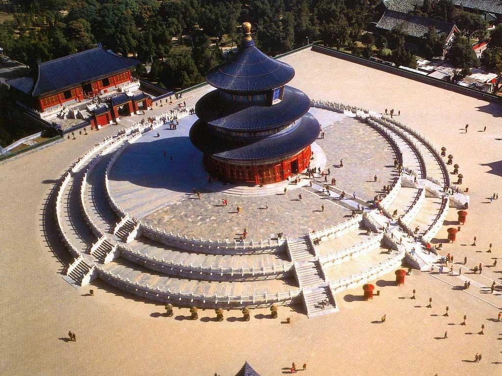 Xây dựng từ năm 1420, Thiên Đàn hay còn gọi đền thờ Trời nằm ở phía Đông nội thành Bắc Kinh (Trung Quốc), là một công trình kiến trúc cổ xưa tính đến nay hơn 600 năm tuổi.