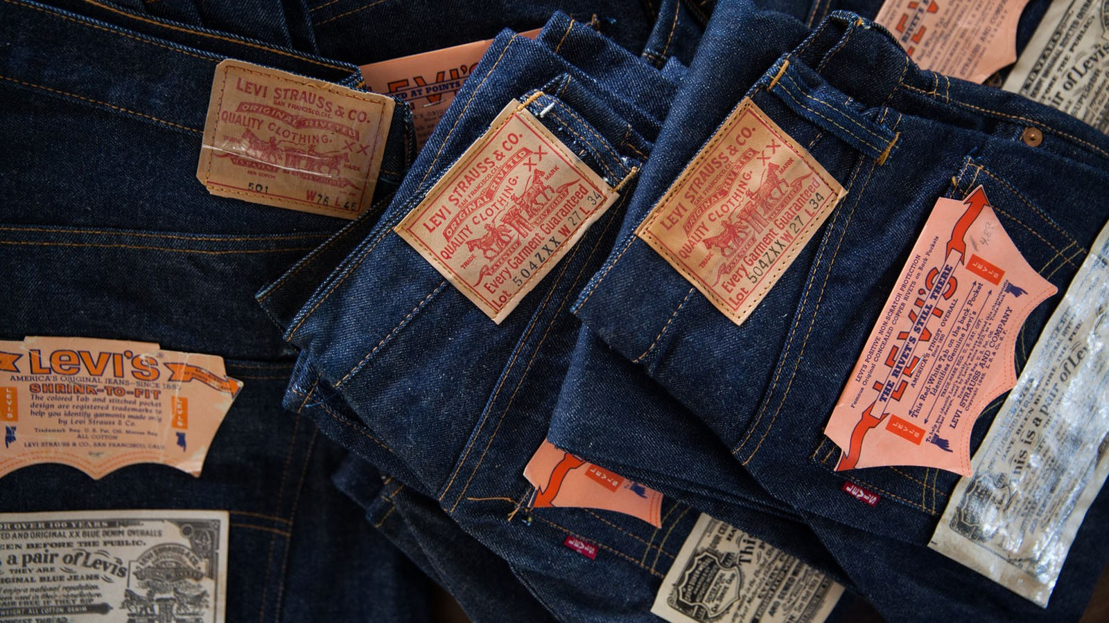 Quần jeans thường có miếng da phía sau cạp quần: 99% người mặc tưởng trang trí mà không biết công dụng - ảnh 3