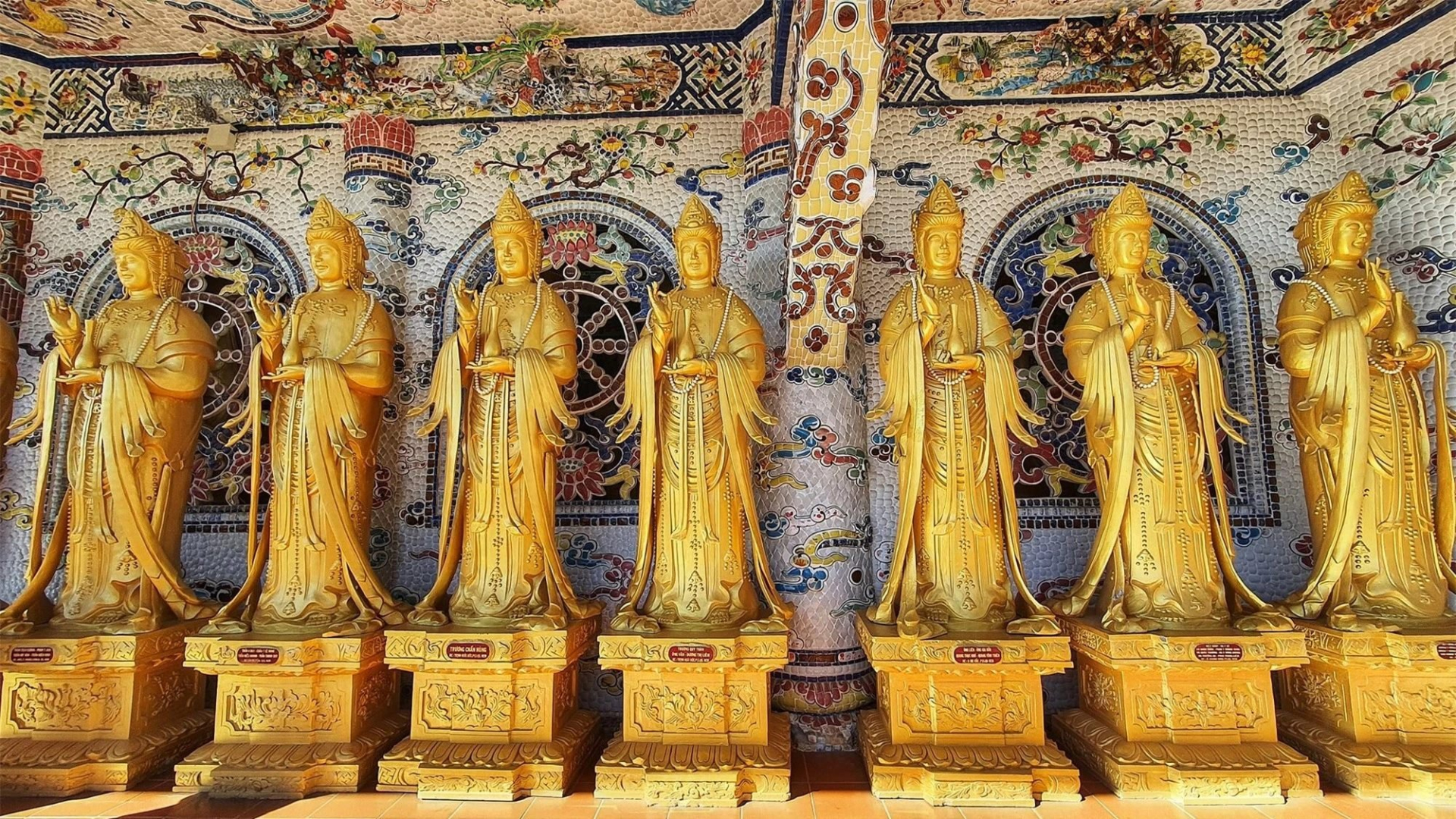 Ngôi chùa Ve Chai nắm giữ 11 thứ 'nhất Việt Nam'