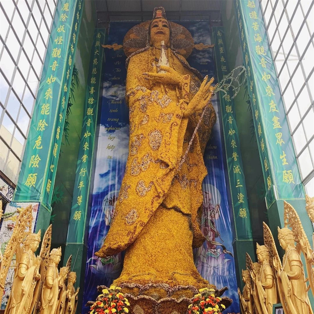 Ngôi chùa lập nhiều kỷ lục nhất Việt Nam sở hữu bức tượng làm từ hoa bất tử khiến nước bạn trầm trồ - ảnh 8