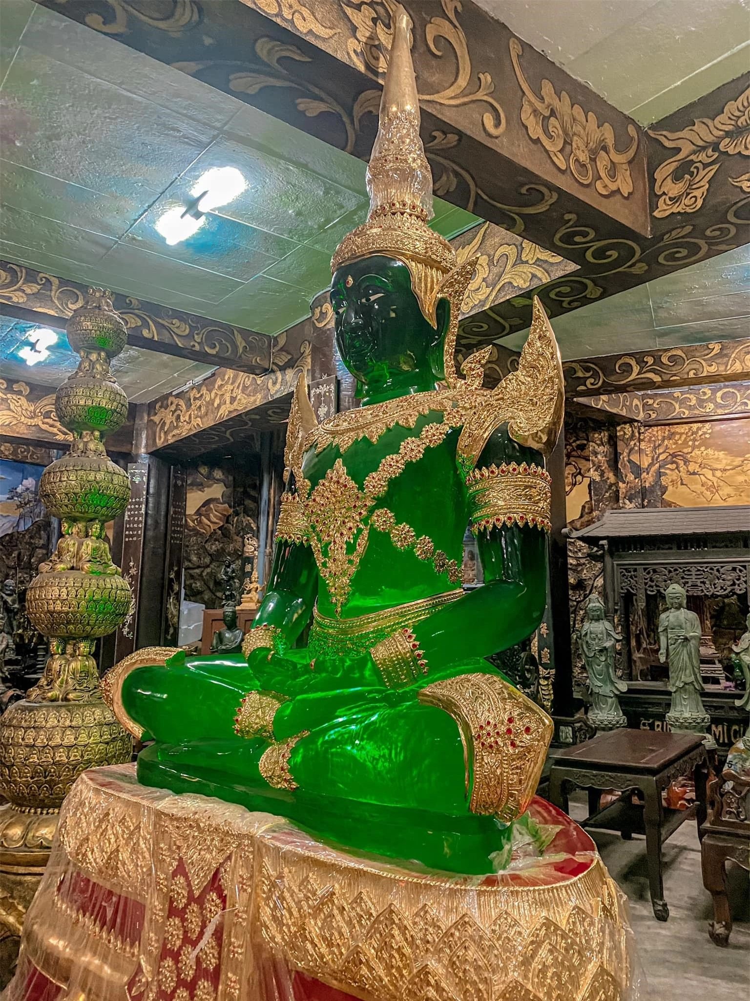 Ngôi chùa lập nhiều kỷ lục nhất Việt Nam sở hữu bức tượng làm từ hoa bất tử khiến nước bạn trầm trồ - ảnh 11