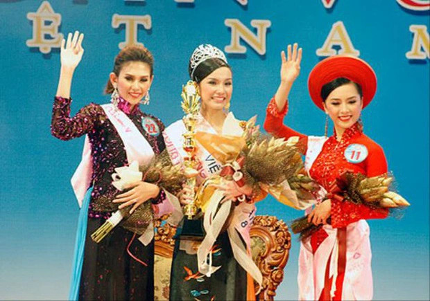 Dương Trương Thiên Lý đoạt ngôi vị Á hậu trong cuộc thi Hoa hậu Hoàn Vũ Việt Nam đầu tiên tổ chức vào năm 2008