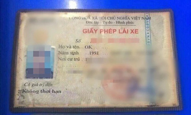 Hình ảnh một giấy phép lái xe của thanh niên được đặt tên ngắn nhất Việt Nam chỉ vỏn vẹn 2 kí tự