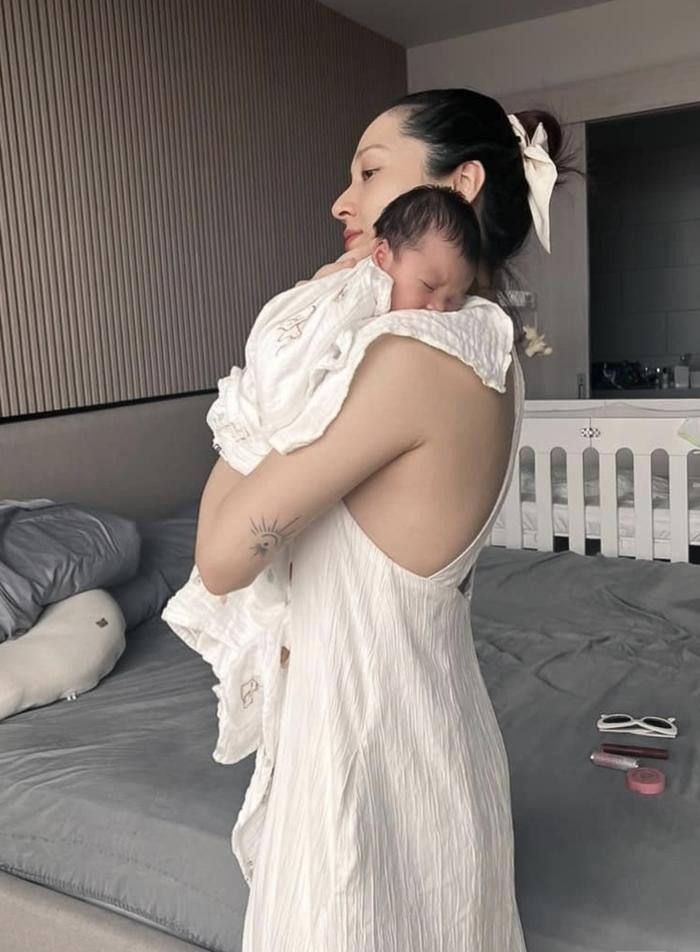 Bảo Anh xả ảnh con gái thời điểm giấu nhẹm, tiết lộ nhóc tỳ bộc lộ tính cách đặc biệt - ảnh 4