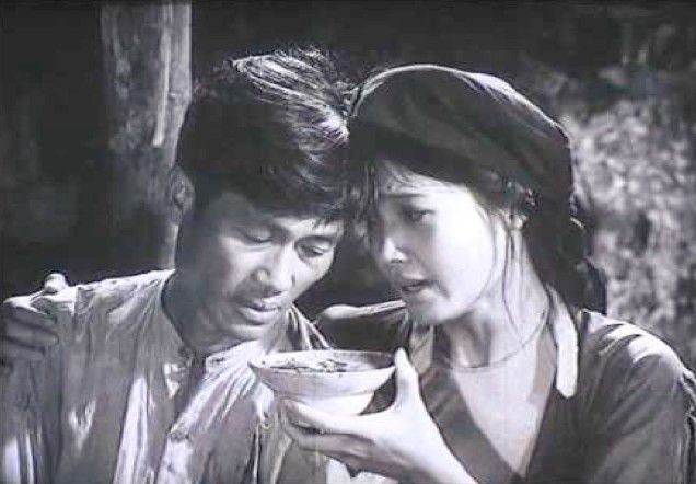Chị Dậu tên thật là Lê Thị Đào, lấy chồng tên Nguyễn Văn Dậu nên người ta gọi là chị Dậu.