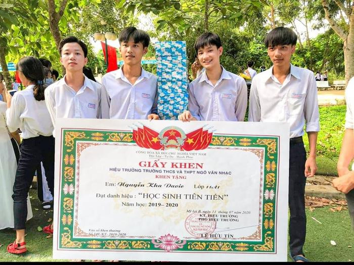 Nguyễn Kha Davic từng là cái tên nhận được nhiều sự chú ý trên mạng xã hội bởi sự 'lầy lội', hài hước của mình.