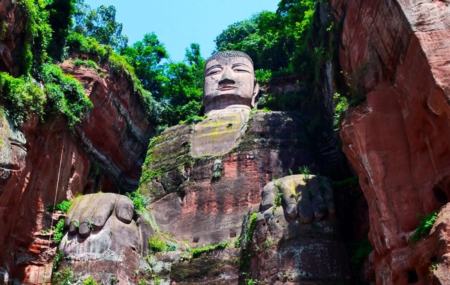 Ly kỳ tượng Phật bằng đá lớn nhất thế giới nằm ẩn trong núi từng 4 lần rơi nước mắt - ảnh 9
