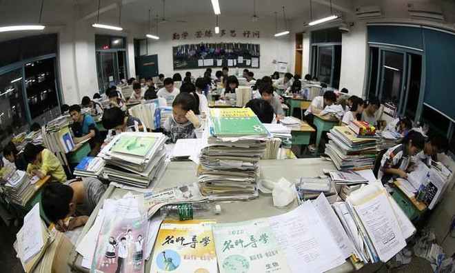 Kỳ thi đại học ở Trung Quốc đáng sợ đến mức nào? Nếu mỗi ngày ngủ quá 5 tiếng thì sẽ trượt đại học - ảnh 4