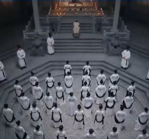 Tuẫn táng là cách để những phi tần này sẽ ở bên cạnh để cùng Hoàng đế tiếp tục cuộc sống ở thế giới bên kia