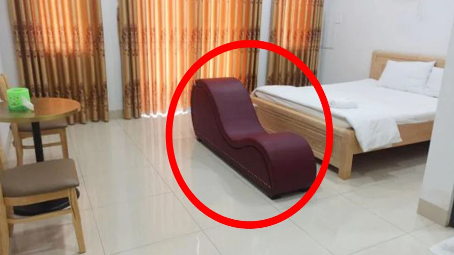 Khách sạn, nhà nghỉ có một chiếc ghế đặc biệt “uốn lượn”, nó có công dụng gì? - ảnh 2