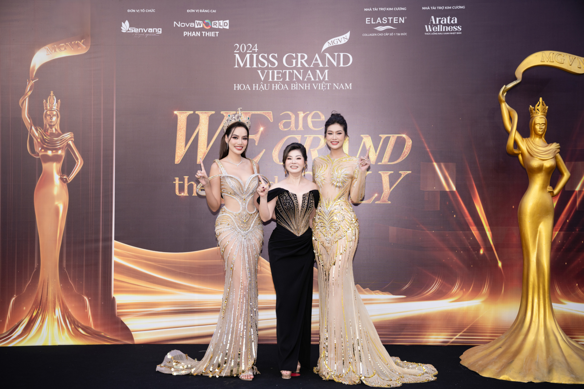 Thảm đỏ chung kết Miss Grand Vietnam: Thùy Tiên được khen tinh tế, diện đơn giản nhường spotlight cho đàn em - ảnh 1