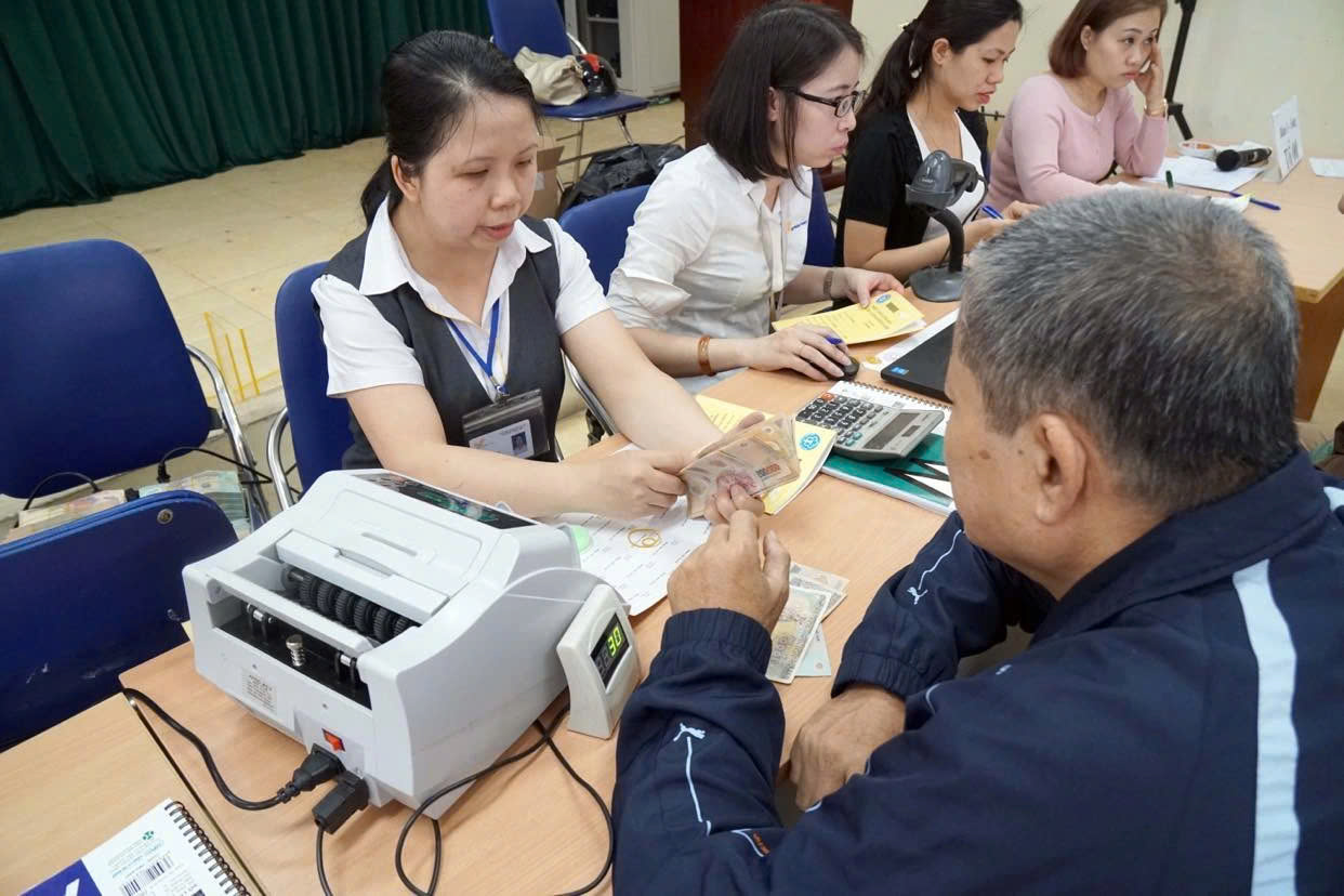 Các trường hợp nghỉ hưu sớm trong năm 2024 vẫn nhận đủ lương - ảnh 2