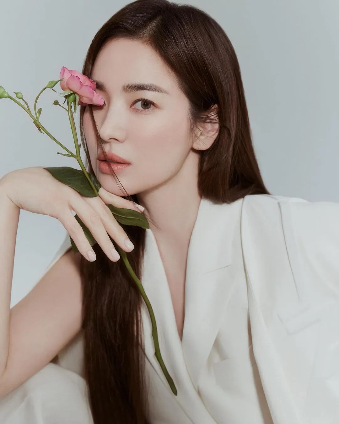 Song Hye Kyo vẫn xinh đẹp ở tuổi 41
