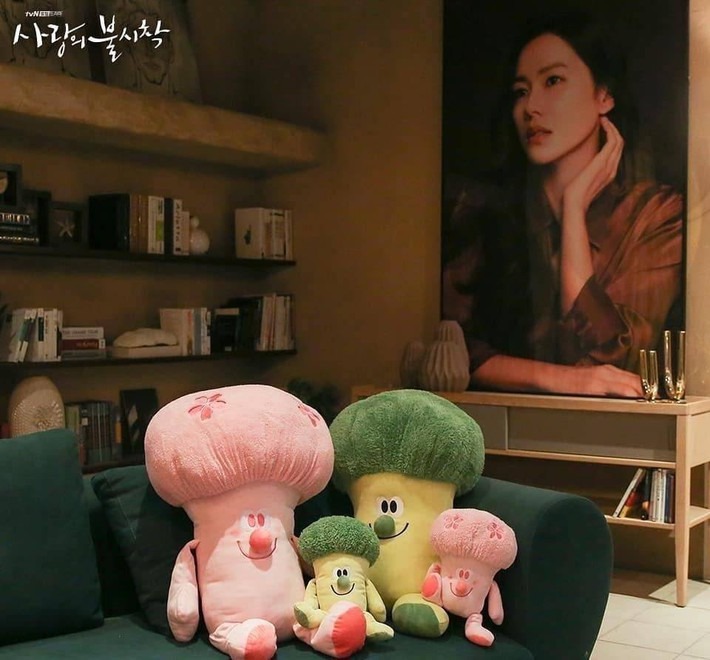 Hình ảnh về gia đình Bông cải được đài tvN chia sẻ thời điểm phát sóng phim. Ảnh: Internet