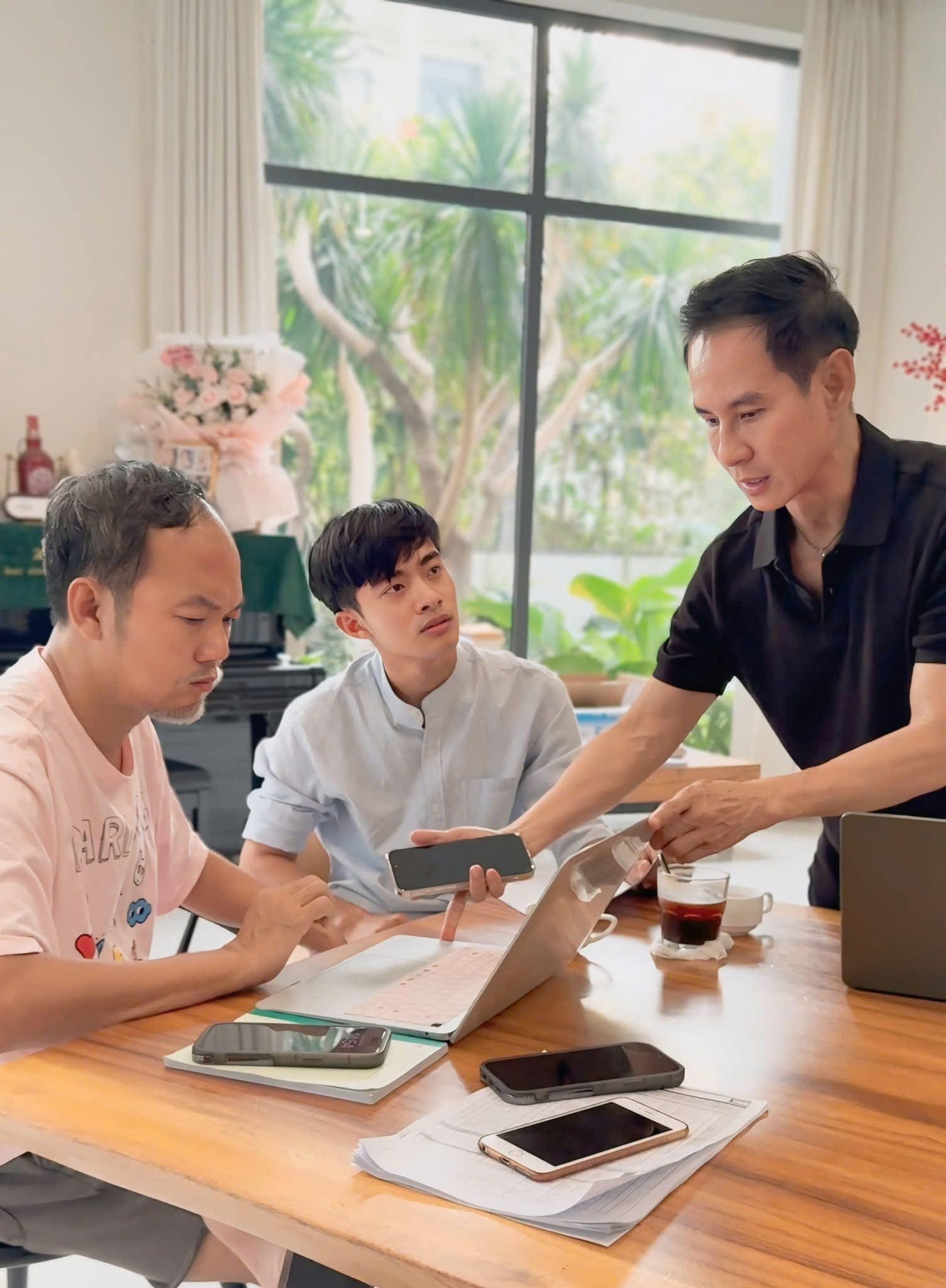 Lê Tuấn Khang trải lòng về vai diễn trong 'Lật mặt 8': ‘Vai bự, vai nhỏ gì em cũng muốn đóng vì quý anh Hải’ - ảnh 3