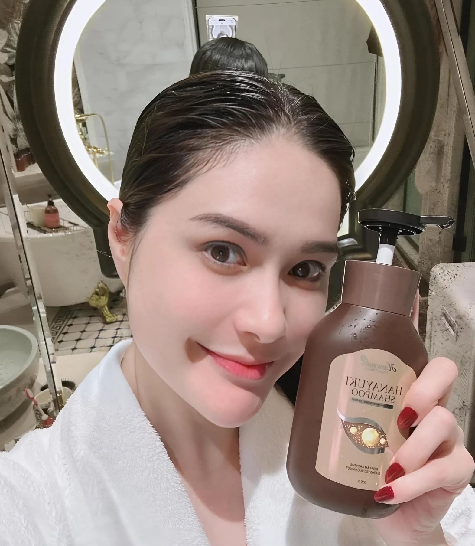Vợ chồng Đoàn Di Băng lên tiếng sau khi sản phẩm dầu gội bị Bộ Y tế thu hồi và tiêu hủy trên toàn quốc - ảnh 1