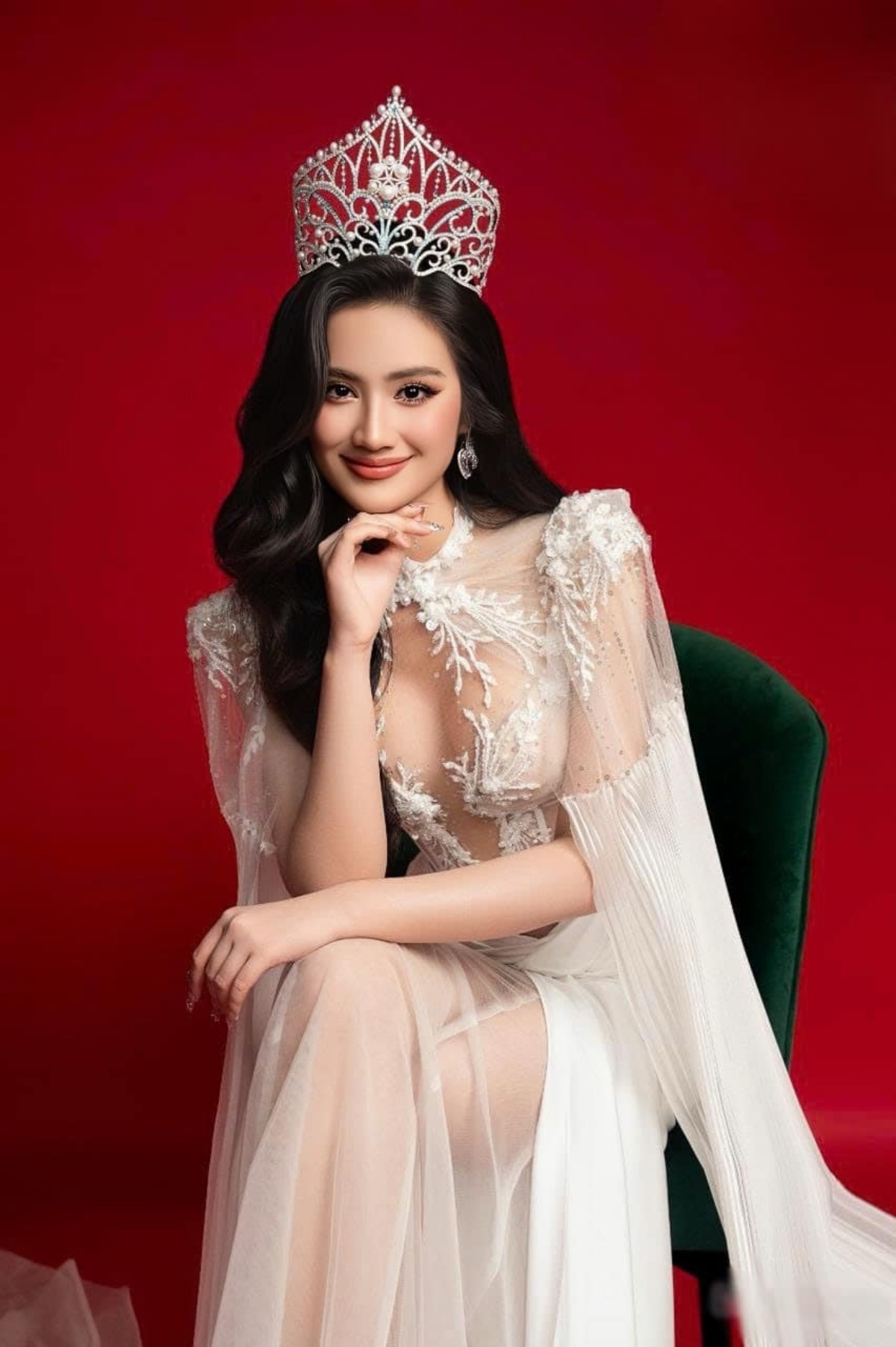 Ảnh profile của Hoa hậu Ý Nhi trên trang chủ Miss World
